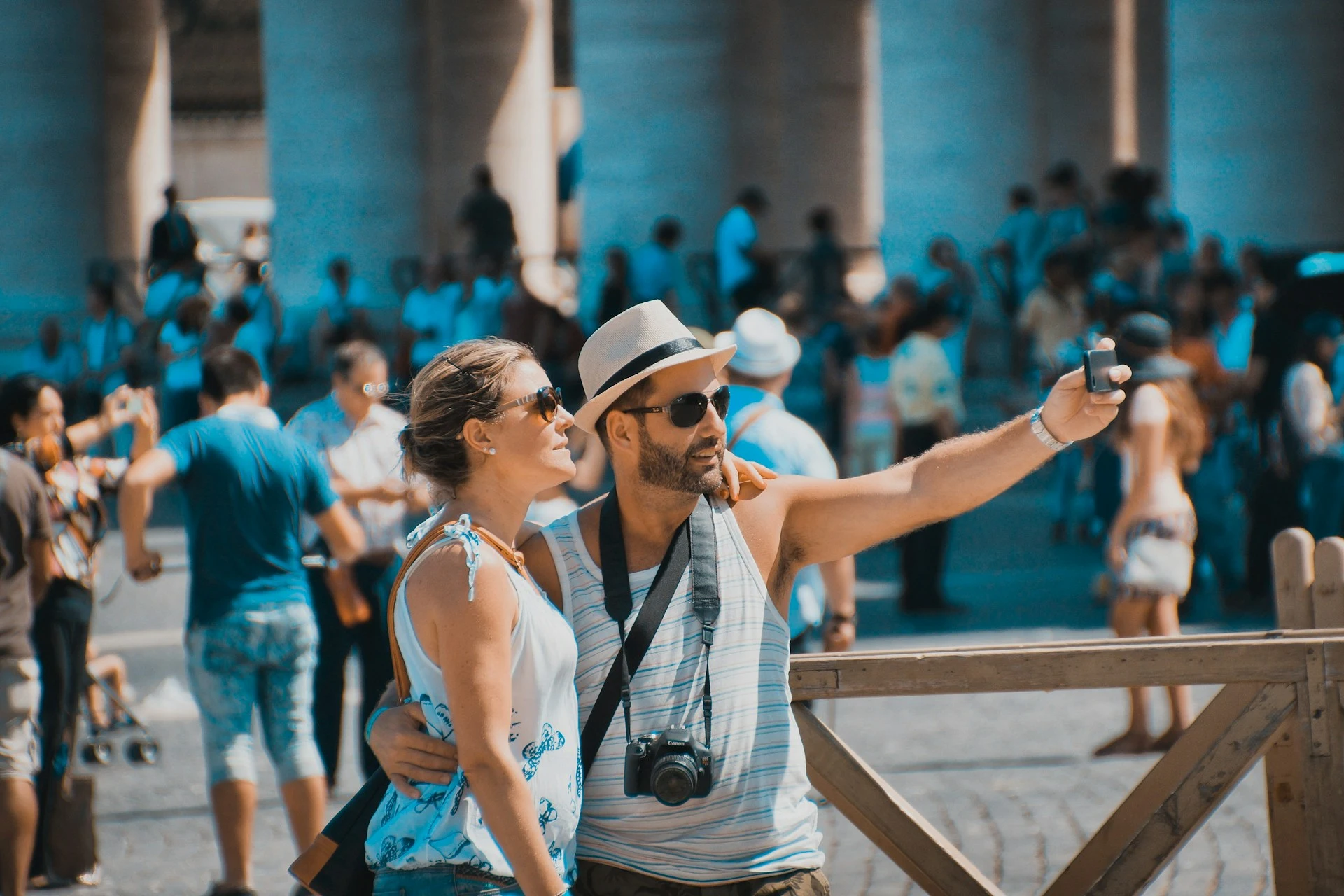 Tourist using a digital solution during a sustainable visit.